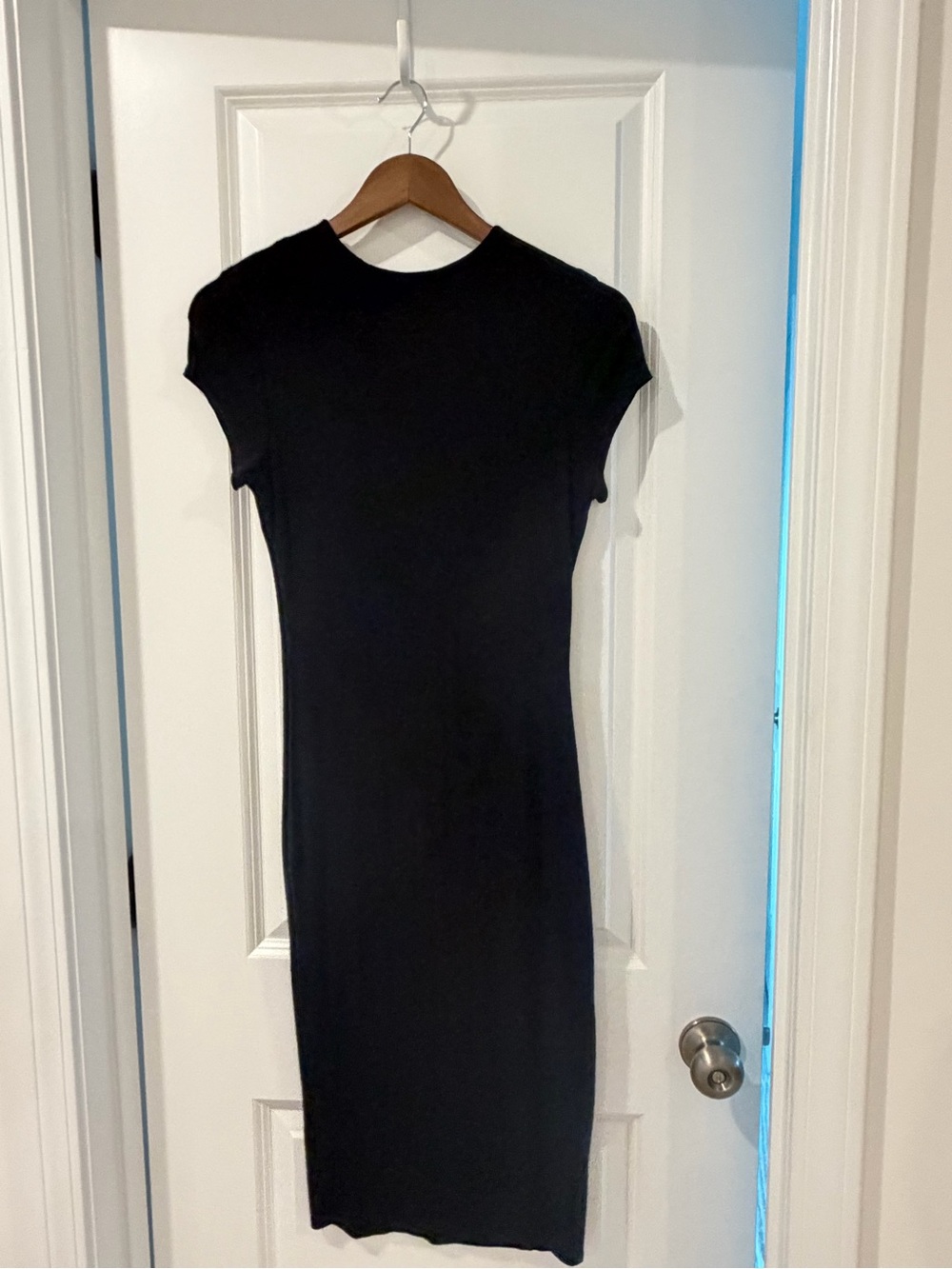 Vibe Black Midi Cap-Sleeve Bodycon Dress
